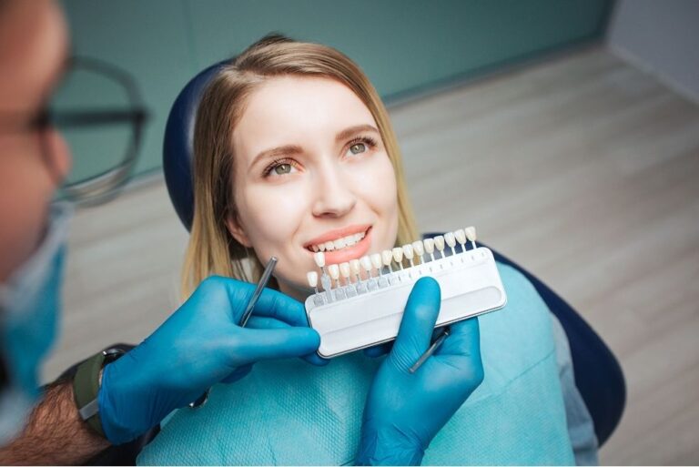 Clínica Dental Naves. Las carillas dentales son la solución ideal para lucir una buena sonrisa en año nuevo